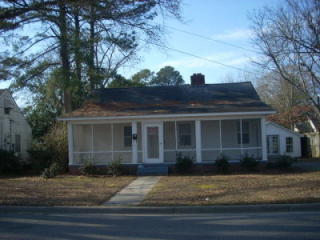 121 Eastern St, Greenville, NC 27858-2138