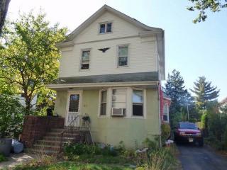 22 Park Ave, Maywood, NJ 07607-2016
