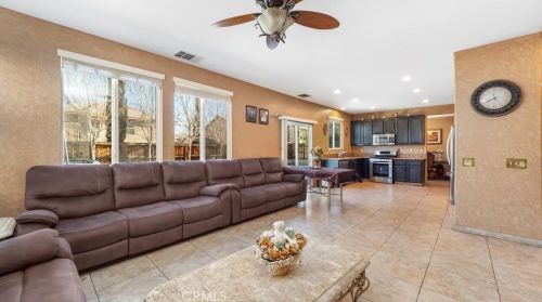 14561 Hummingbird Rd, Victorville CA  92394-7574 exterior