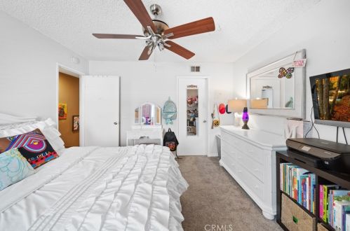 71 Center St, Redlands CA  92373-8174 exterior