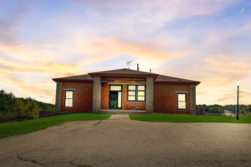 2755 Johnson Rd, Waukesha, WI 53146-2042