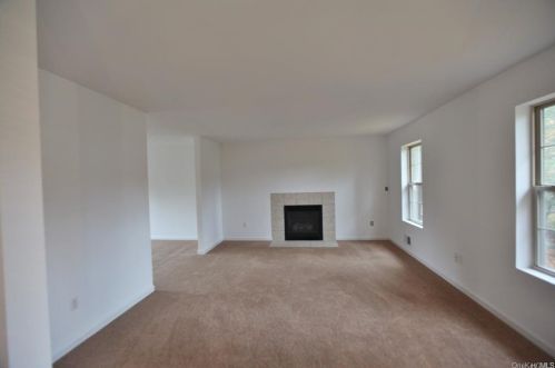 45 Dartmouth Dr, Rock Hill NY  12775-6011 exterior