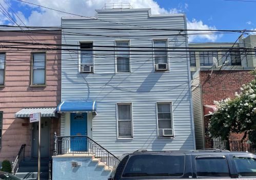 36-43 32nd St, Long Island City, NY 11106