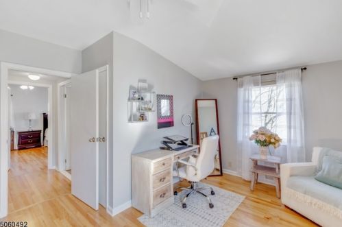 56 Lynwood Rd, Verona NJ  07044-1717 exterior