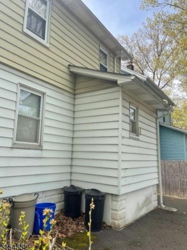 1023 Harrison Ave, Roselle, NJ 07203-2231