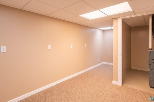 526 Lake St, Chisholm MN  55719-1334 exterior