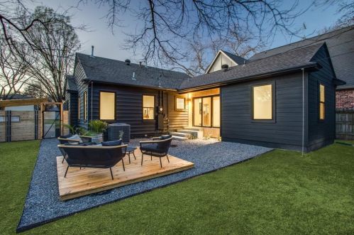 8648 Forest Hills Blvd, Dallas TX  75218-4023 exterior