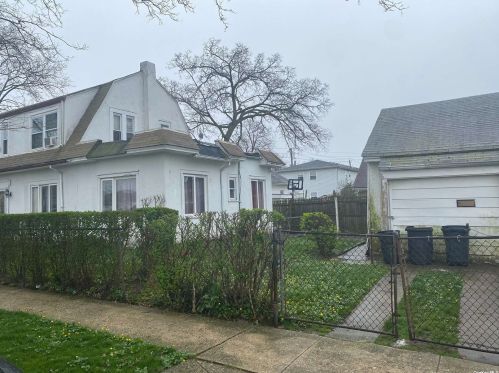 186-19 Williamson Ave, Jamaica, NY 11413-1421