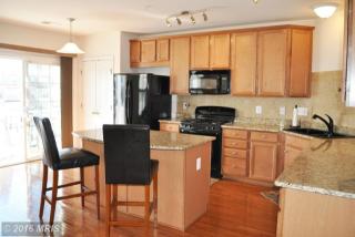 19252 Koslowski Sq, Leesburg VA  20176-6519 exterior