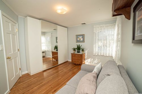 259 Nevada St, North Lindenhurst NY  11757-5204 exterior