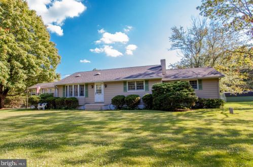 1604 Chestnut Ridge Rd, Upper Black Eddy, PA 18972-9783
