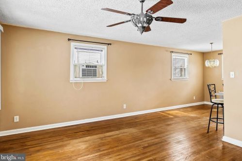 121 Chestnut St, West Deptford NJ  08051-1403 exterior