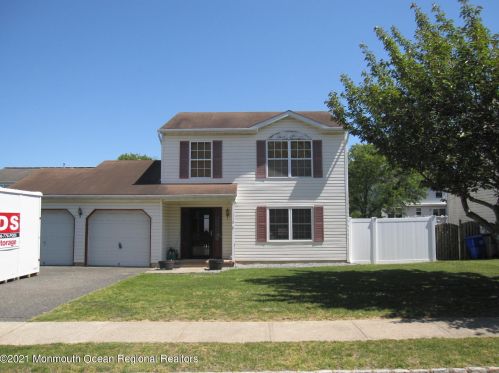 110 Linnea Ln, Bricktown, NJ 08724-5308
