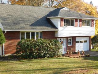 8 Larchmont Rd, Flemingville, NY 13827-1108