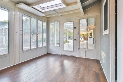 1229 Carmel Dr, Simi Valley CA 93065-4118 exterior