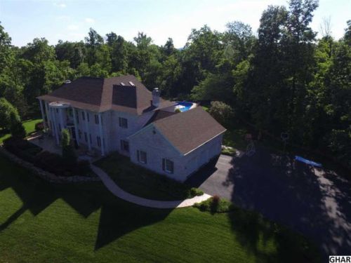 17 Montego Ct, Siddonsburg PA  17019-9382 exterior