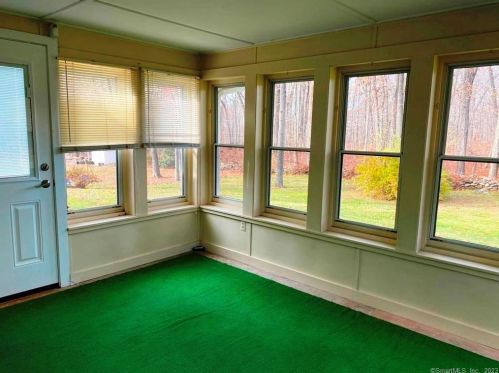 90 Pineridge Dr, Waterbury CT  06716-3134 exterior