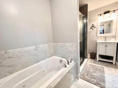 881 Howard Ave, Bridgeport CT 06605-1924 exterior