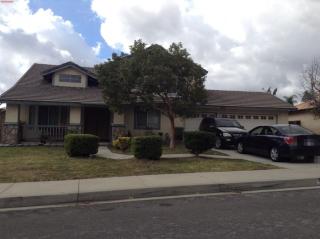 2323 Via Bello Dr, Rialto CA  92377-3591 exterior