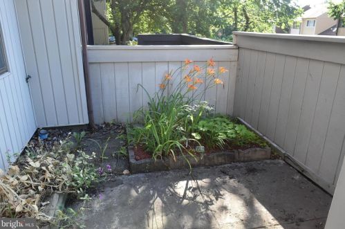 1811 Old Post Ter, Woodbridge, VA 22191-3809