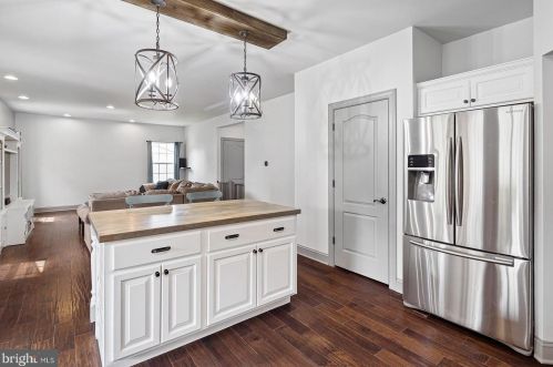 108 Chestnut St, Swedesboro NJ  08085-1201 exterior