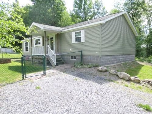 2533 Taylor Rd, Savannah, NY 13146-8615