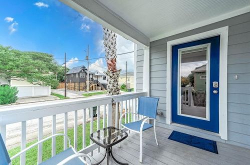 1314 13th St, Galveston TX  77550-8205 exterior