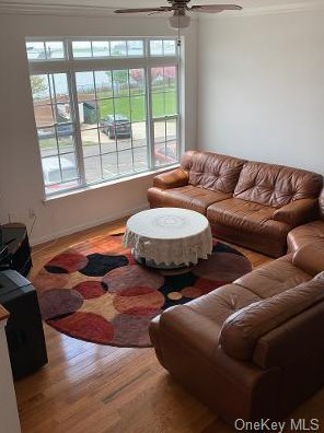 275 Surf Dr, Bronx, NY 10473-2540