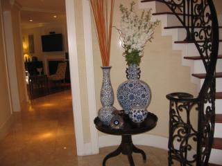 521 Encina Ave, Menlo Park CA  94025-1822 exterior