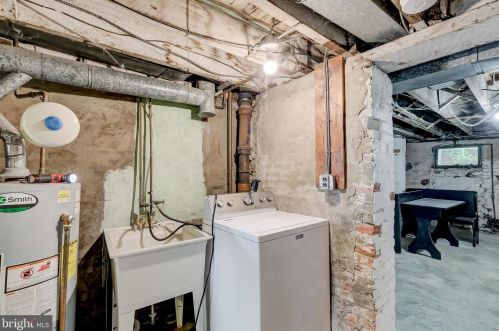 109 7 St, Washington DC  20003-1212 exterior