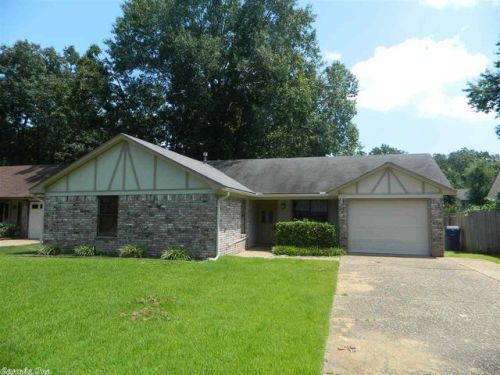 31 Oak Forest Dr, North Little Rock, AR 72113-6823