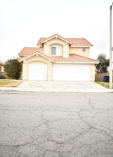 44029 Canyon Way, Lancaster, CA 93535-5736