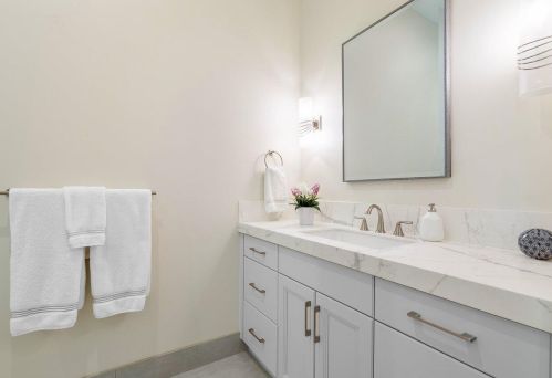 7 Country Rd, Boynton Beach FL  33436-5609 exterior