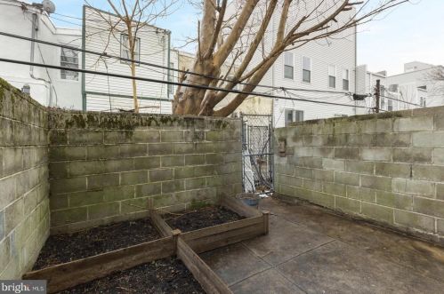 2222 Greenwich St, Philadelphia PA  19146-4207 exterior
