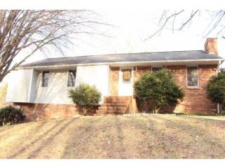 3625 Rustic Hills Dr, Kingsport, TN 37660-2142