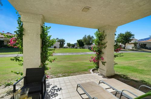 49970 Avenida Vista Bonita, La Quinta CA  92253-2613 exterior