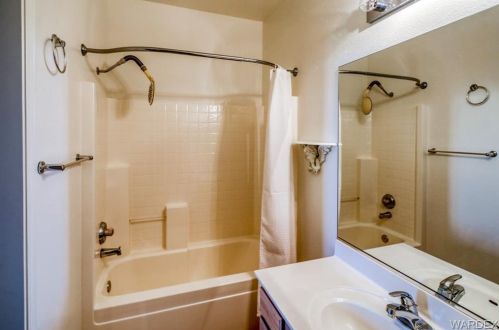 1895 Corwin Rd, Bullhead City AZ  86442-8774 exterior