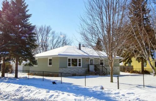 2132 County Road F, Saint Paul, MN 55110-3897