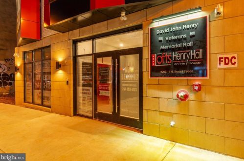 2209 Broad St, Philadelphia PA  19148-2916 exterior