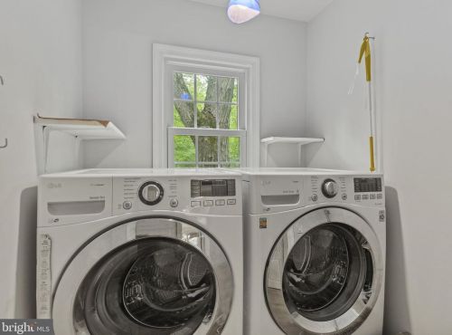 10809 Dayflower Ct, Herndon VA  20191-5109 exterior