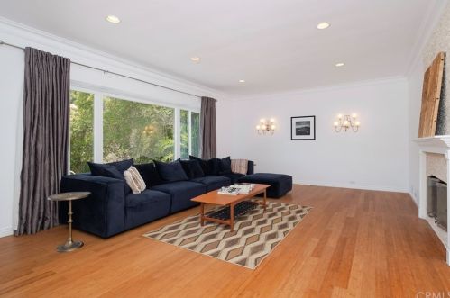 3315 Laurel Canyon Blvd, North Hollywood CA  91604-4133 exterior