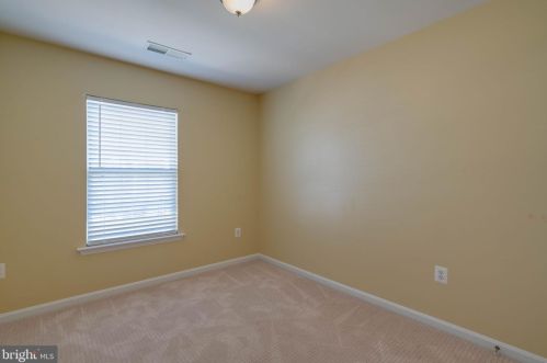 533 Legrace Ter, Leesburg VA  20176-1835 exterior