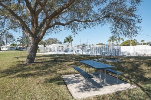 4011 101st Ter, Pinellas Park FL  33782-3919 exterior