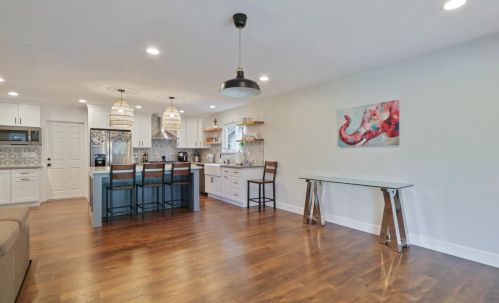 10655 Valley View Dr, Rancho Cordova CA  95670-2468 exterior