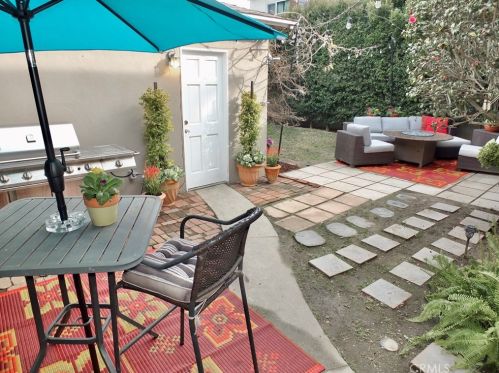 335 Bay Shore Ave, Long Beach CA  90803-1956 exterior