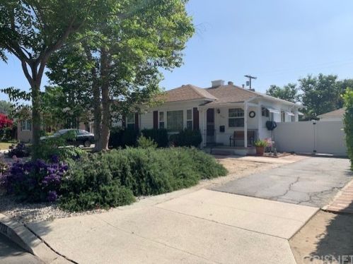 7724 Genesta Ave, Van Nuys, CA 91406-2137