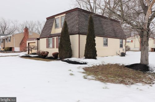 43 Glenwood Rd, Lumberton Township, NJ 08048-3423