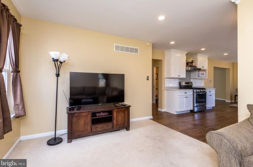 308 Ross Ln, Collegeville PA  19426-1877 exterior