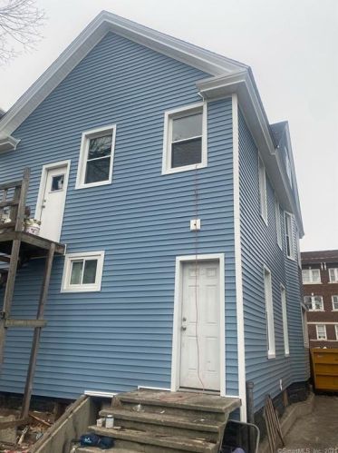 1071 Kossuth St, Bridgeport, CT 06608-1422