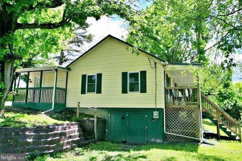 20 Cattail Run Rd, Charles Town, WV 25414-4174